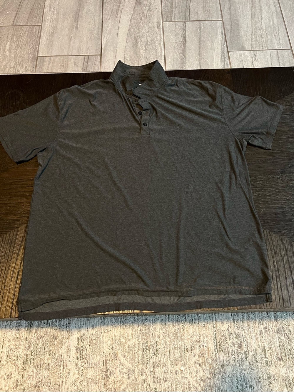 Men's Short-Sleeve Polo Shirt in Charcoal Gray